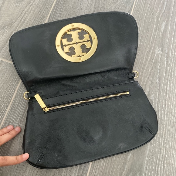 tory burch clutch - Picture 2 of 2